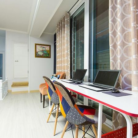 Oh Blue Guesthouse Сеул Екстер'єр фото